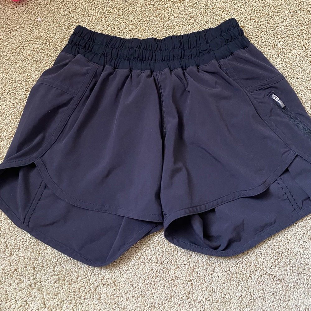 Lululemon Tracker Shorts SZ 4